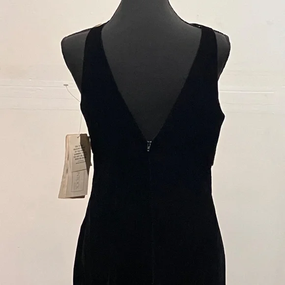 Scott McClintock, black and gold velvet dress - Picture 6 of 13